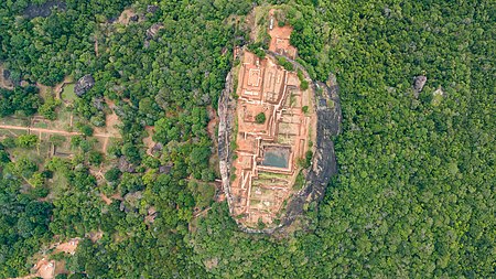 Sigiriya_Luftbild_(29781064900)